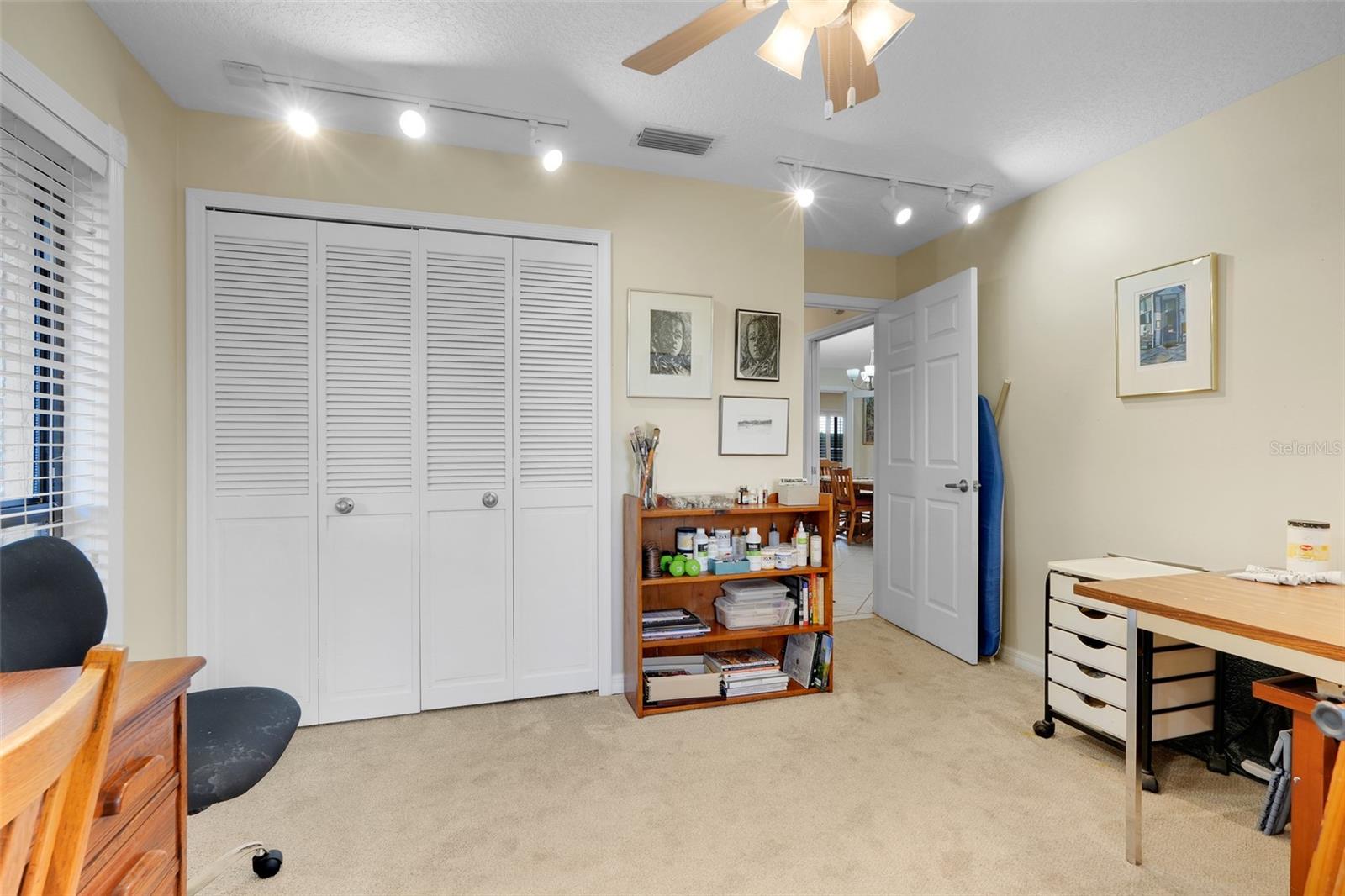 Image 29 of 39 For 721 Lakeshore Drive