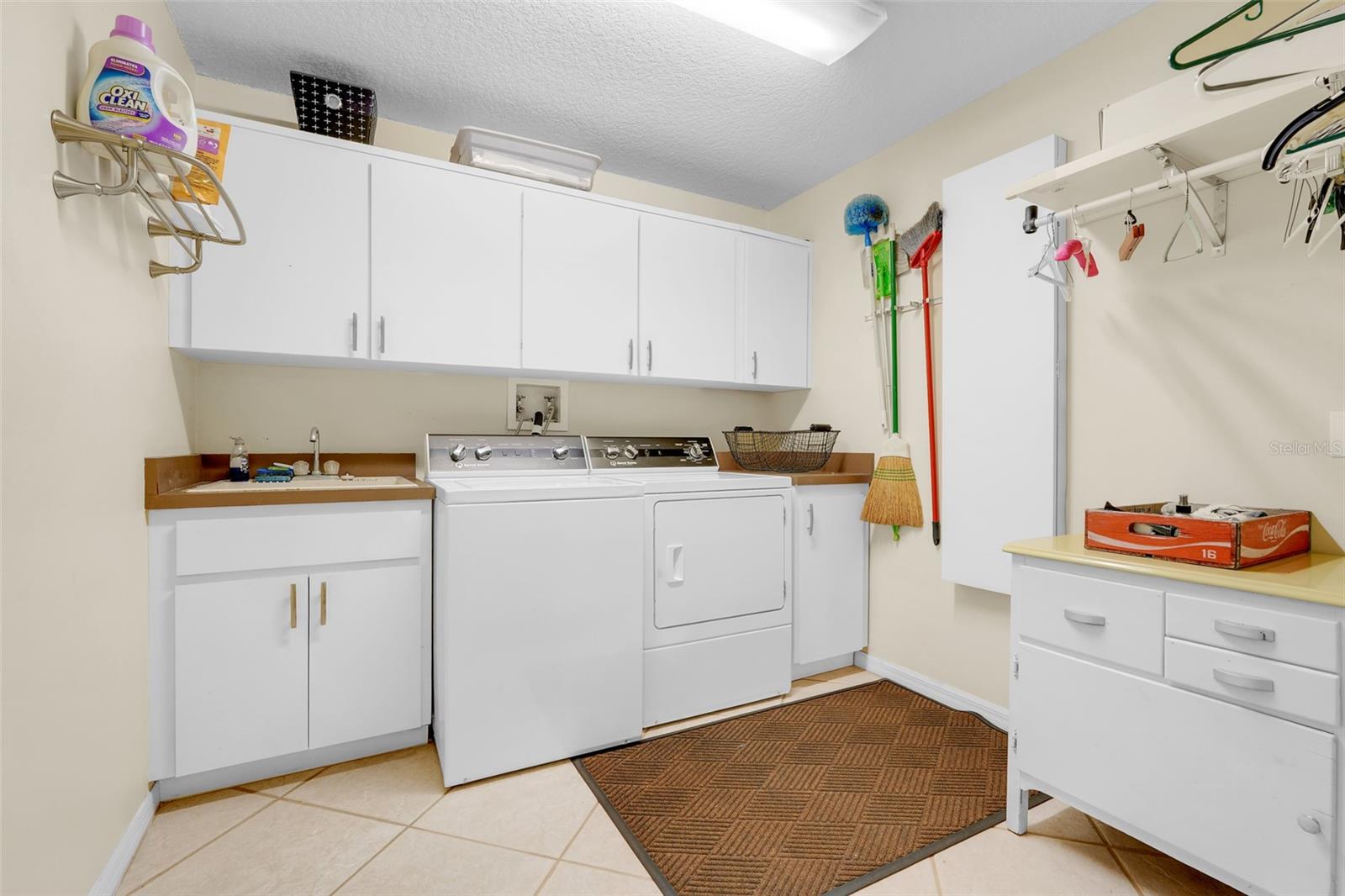 Image 30 of 39 For 721 Lakeshore Drive