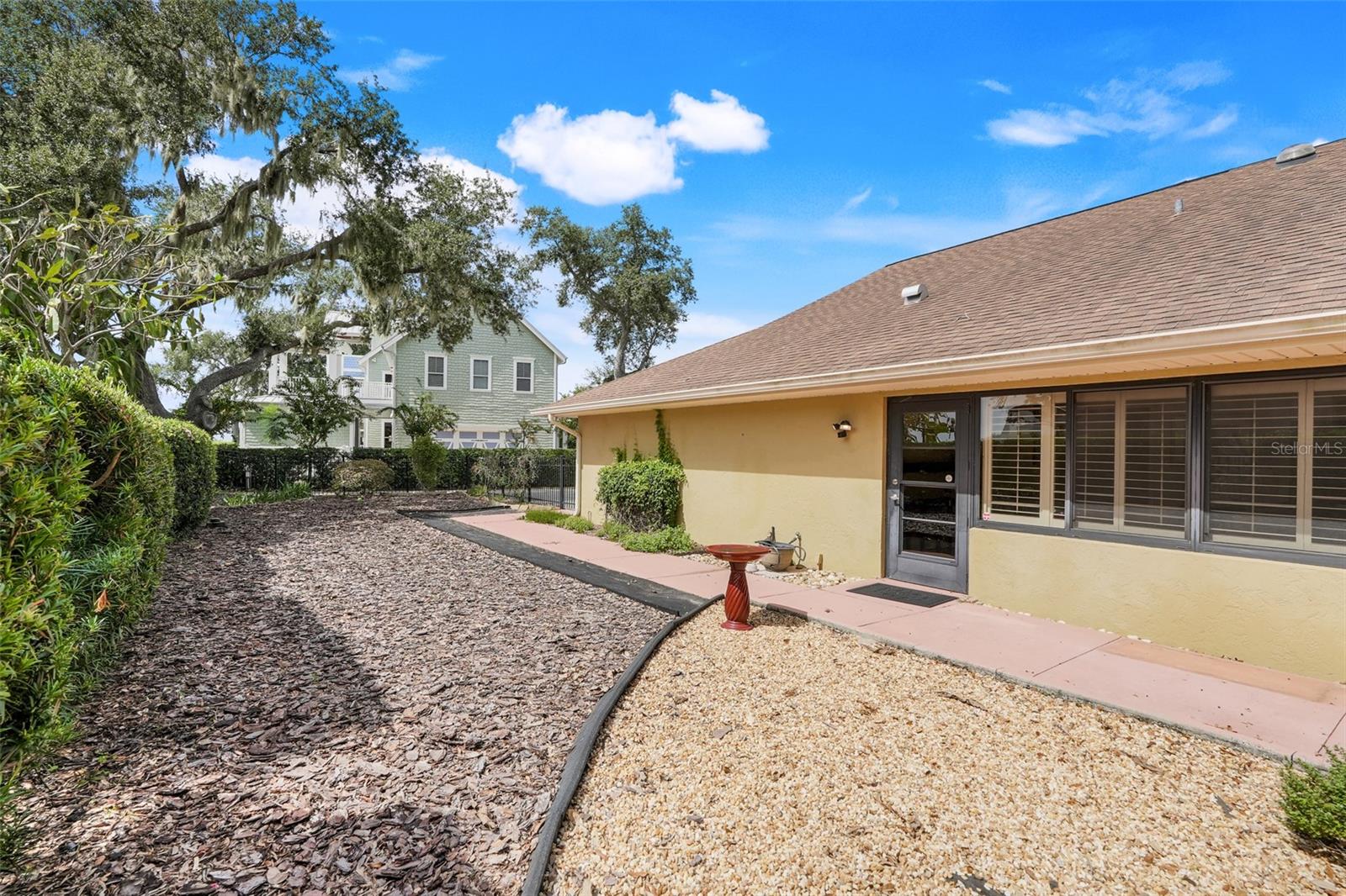 Image 36 of 39 For 721 Lakeshore Drive