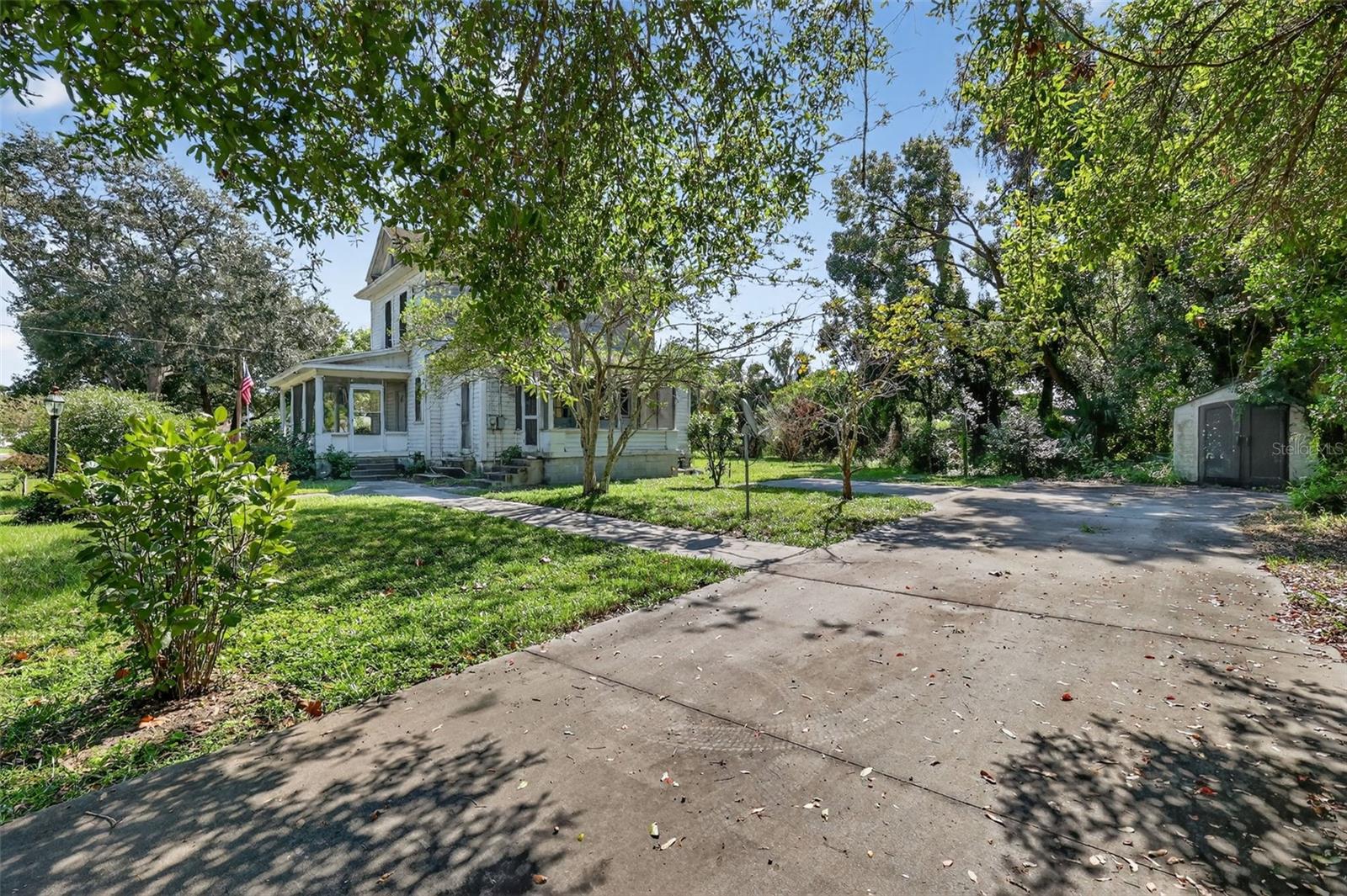 Image 14 of 38 For 102 Trowell Avenue