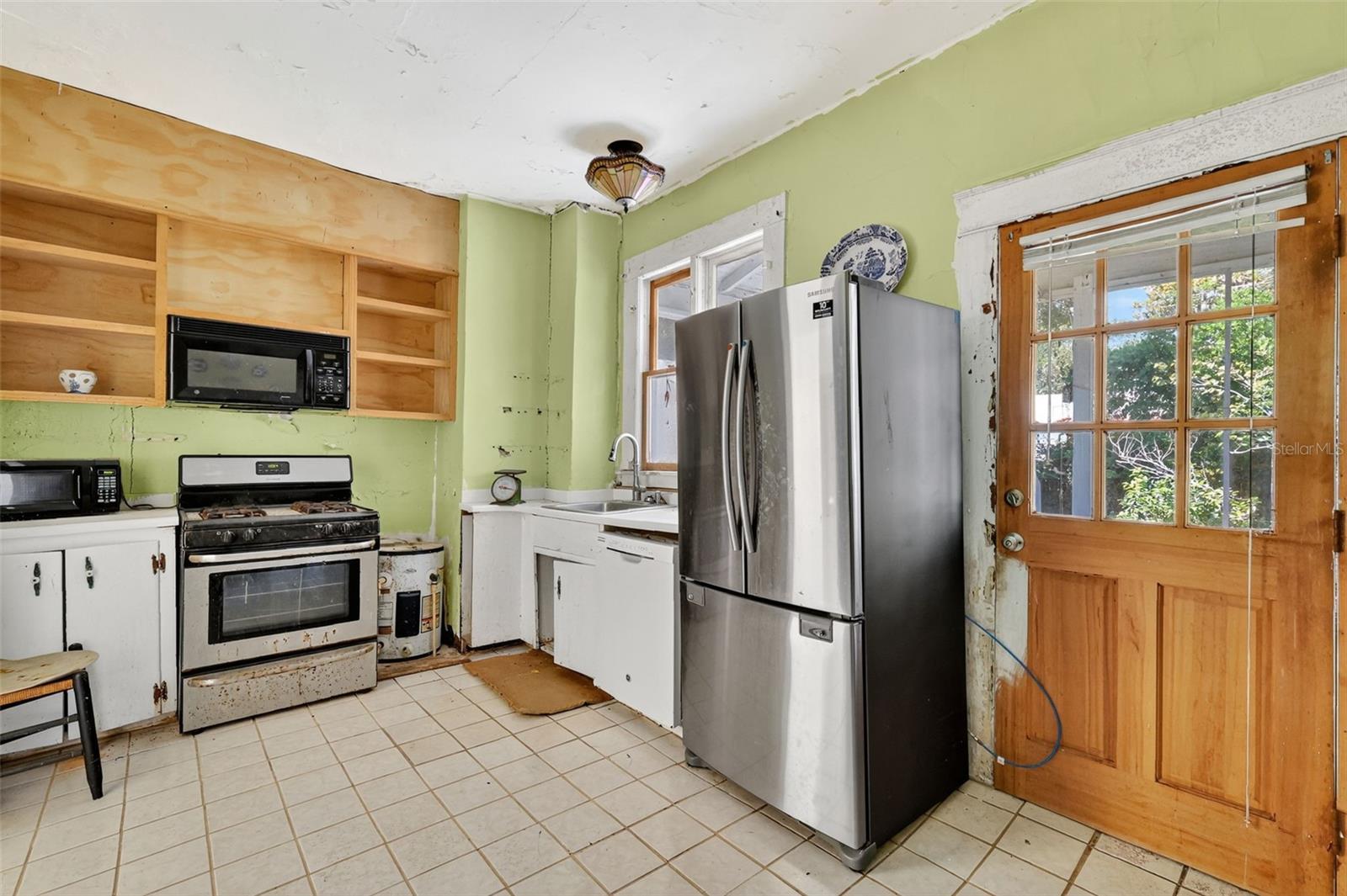 Image 22 of 38 For 102 Trowell Avenue