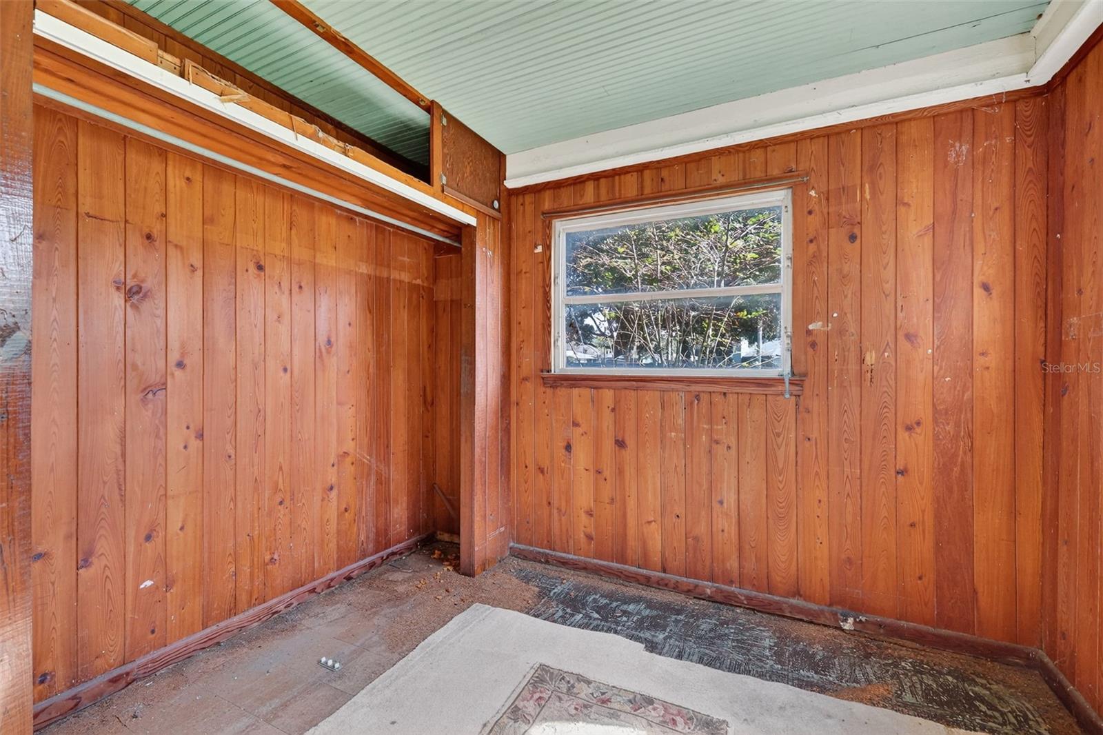 Image 25 of 38 For 102 Trowell Avenue