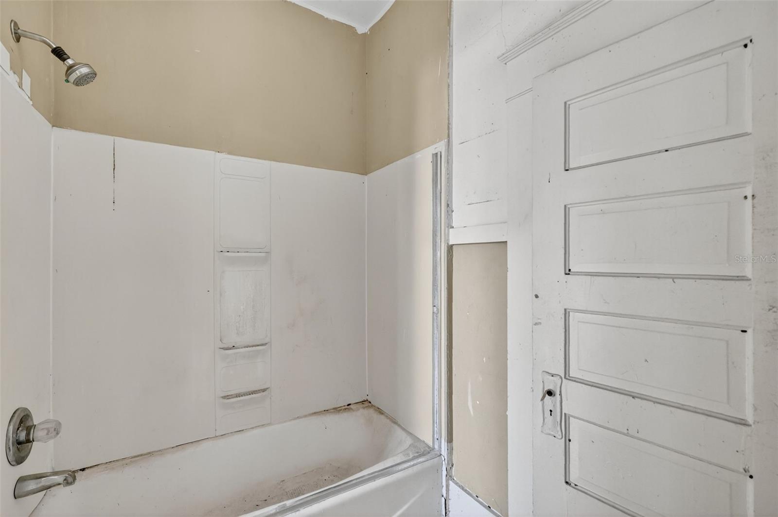 Image 31 of 38 For 102 Trowell Avenue