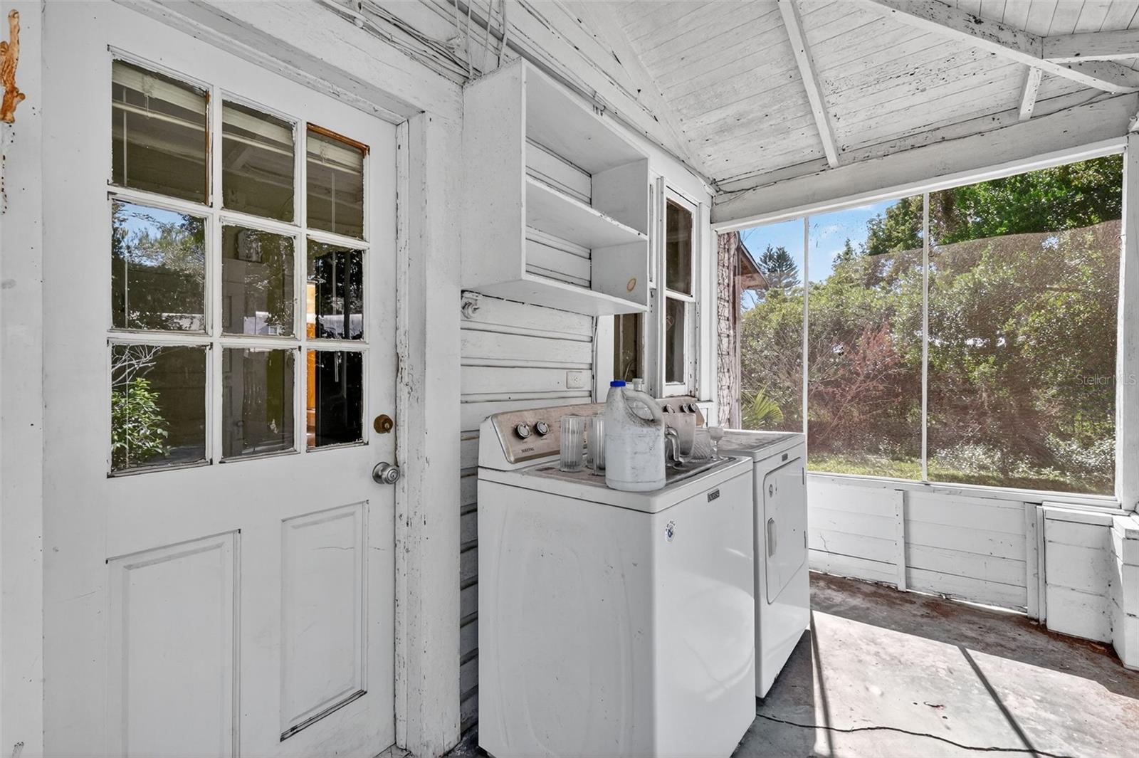 Image 32 of 38 For 102 Trowell Avenue