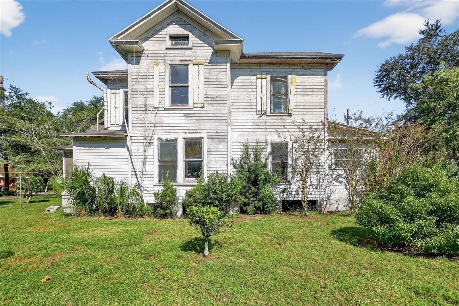 Image 9 of 38 For 102 Trowell Avenue