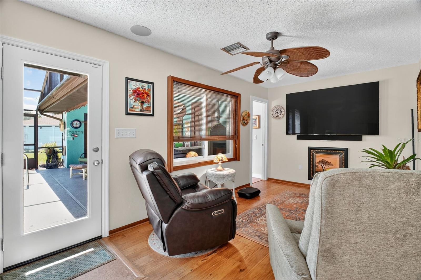 Image 11 of 47 For 2100 Durham Court