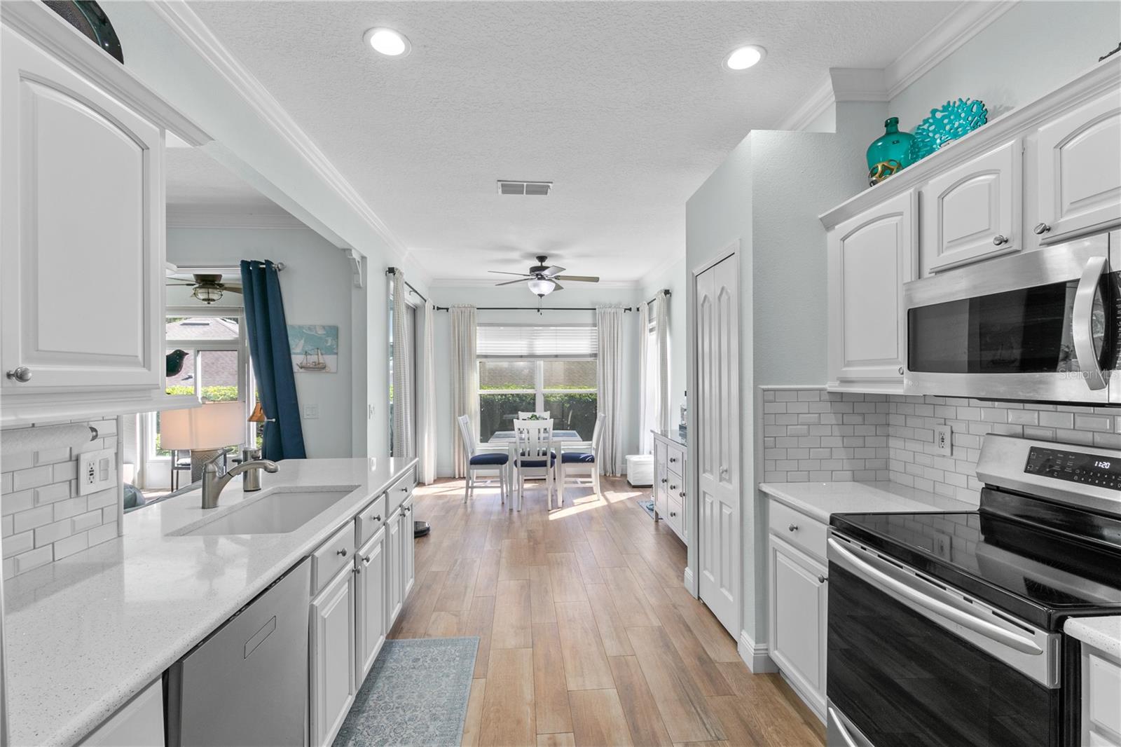 Image 16 of 39 For 4119 Hammersmith Drive