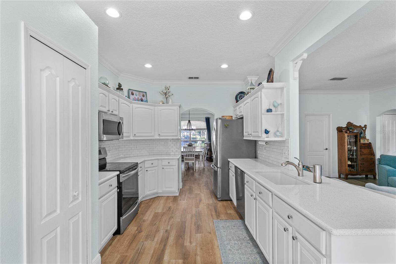 Image 18 of 39 For 4119 Hammersmith Drive