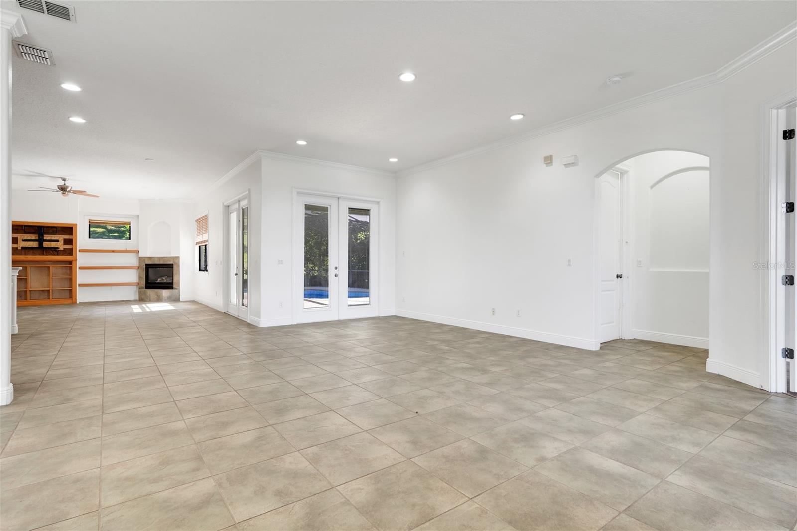 Image 10 of 53 For 16846 Florence View Drive