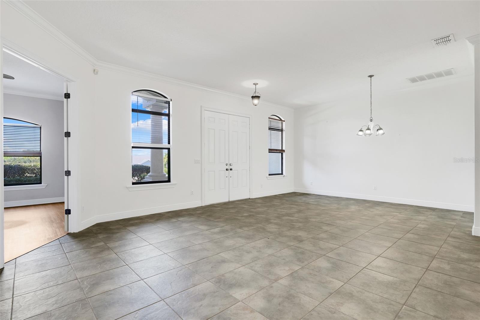 Image 11 of 53 For 16846 Florence View Drive