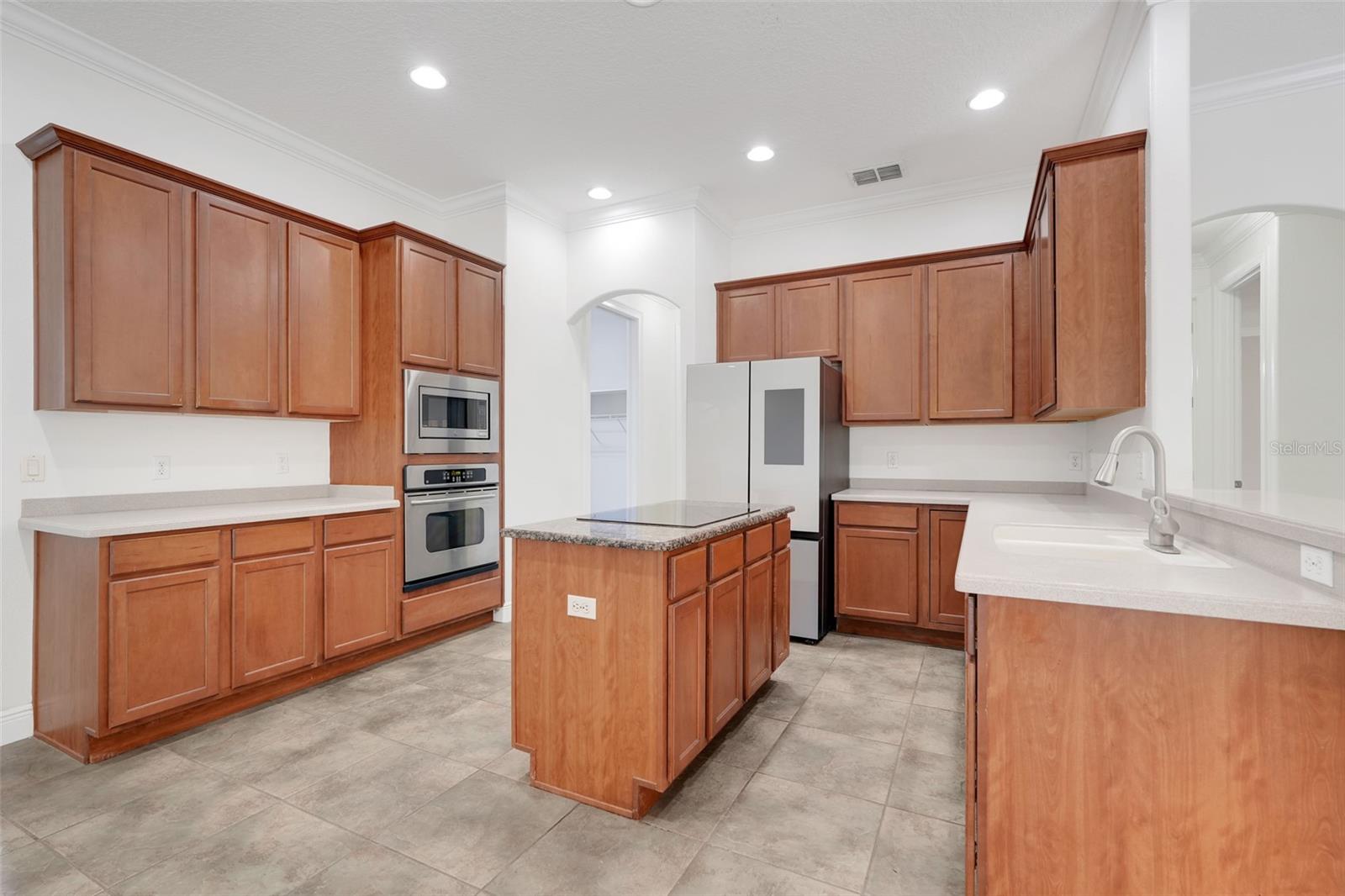 Image 19 of 53 For 16846 Florence View Drive