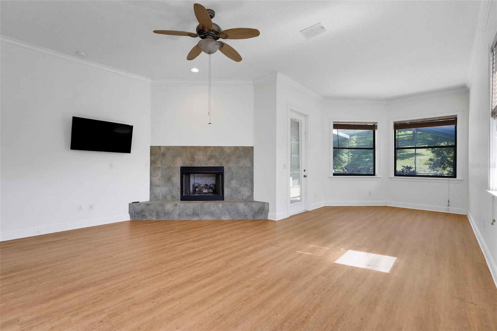 Image 27 of 53 For 16846 Florence View Drive