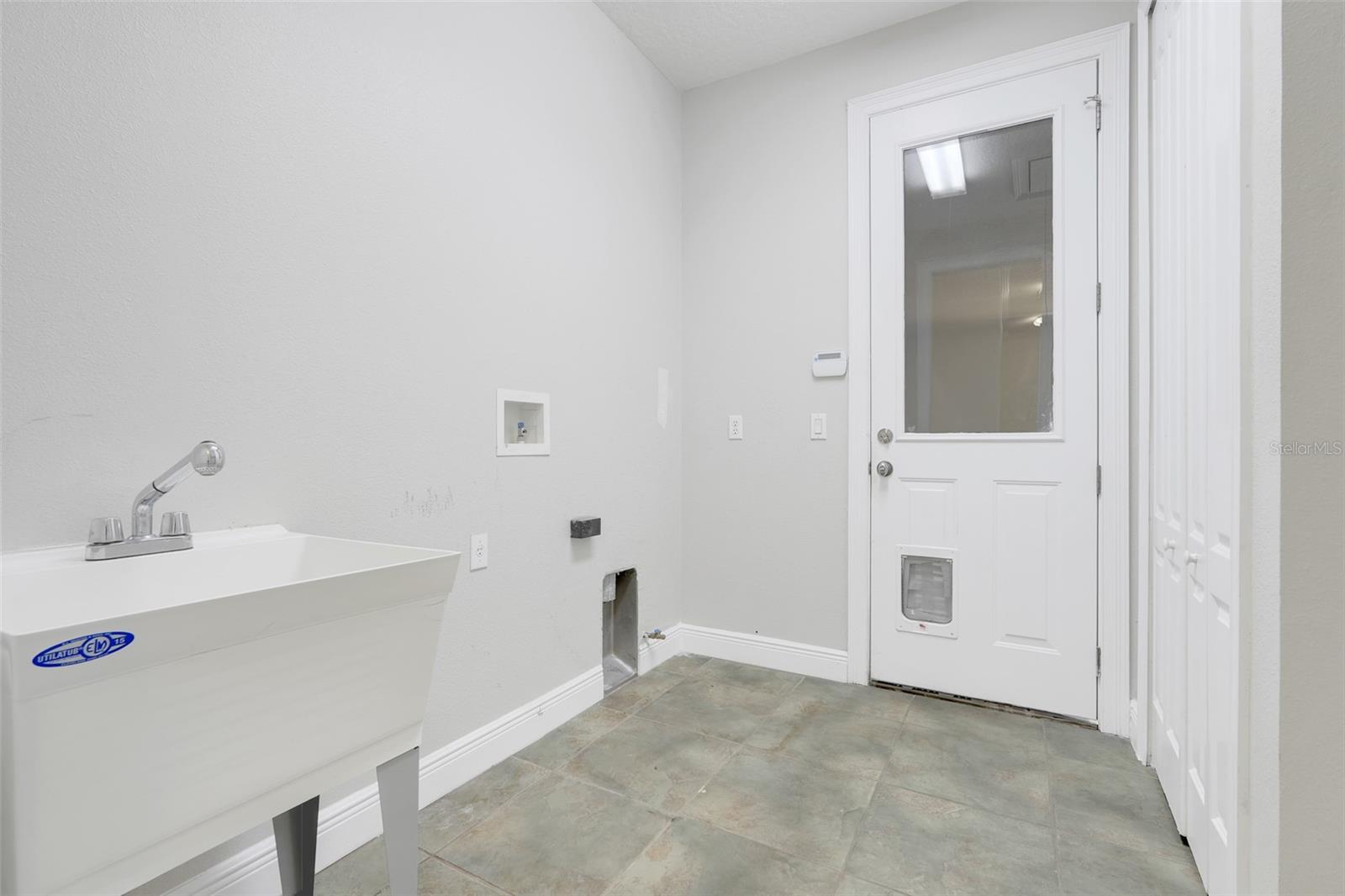 Image 33 of 53 For 16846 Florence View Drive