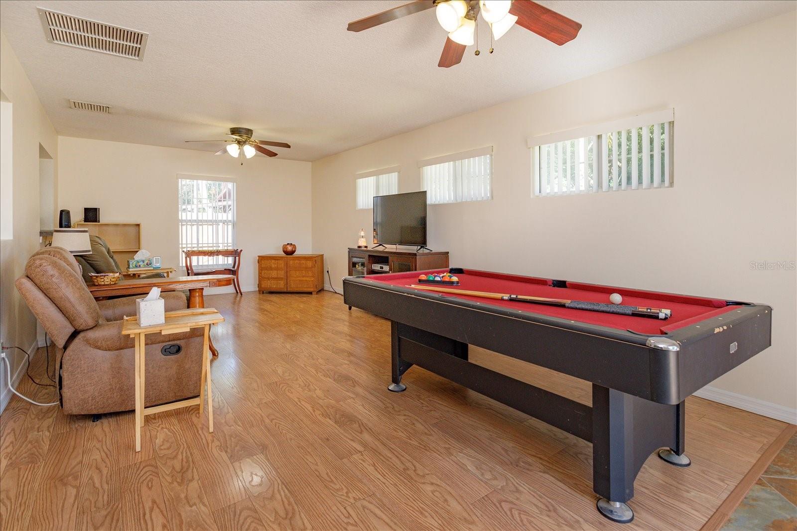 Image 14 of 33 For 5527 Imperial Avenue