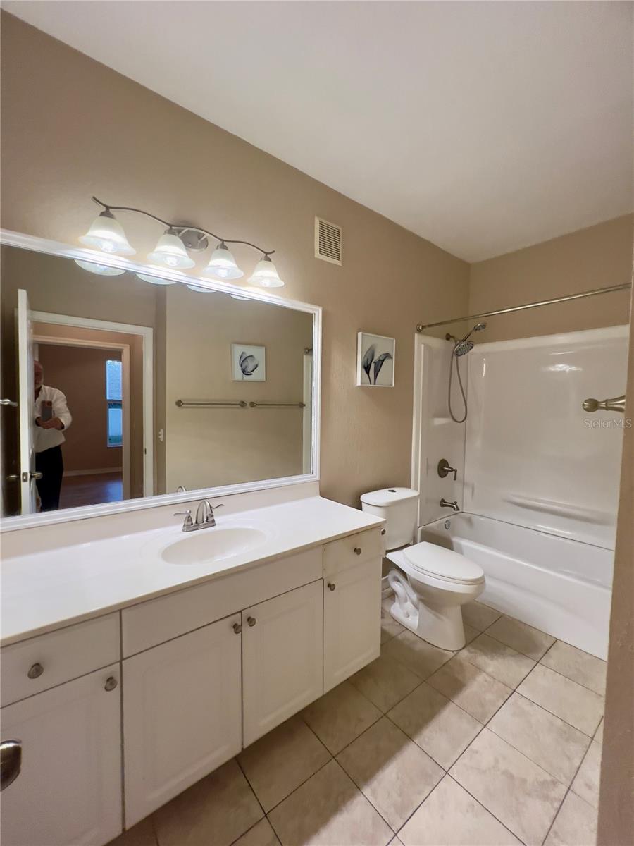 Image 9 of 11 For 1007 Hemingway Circle 1007