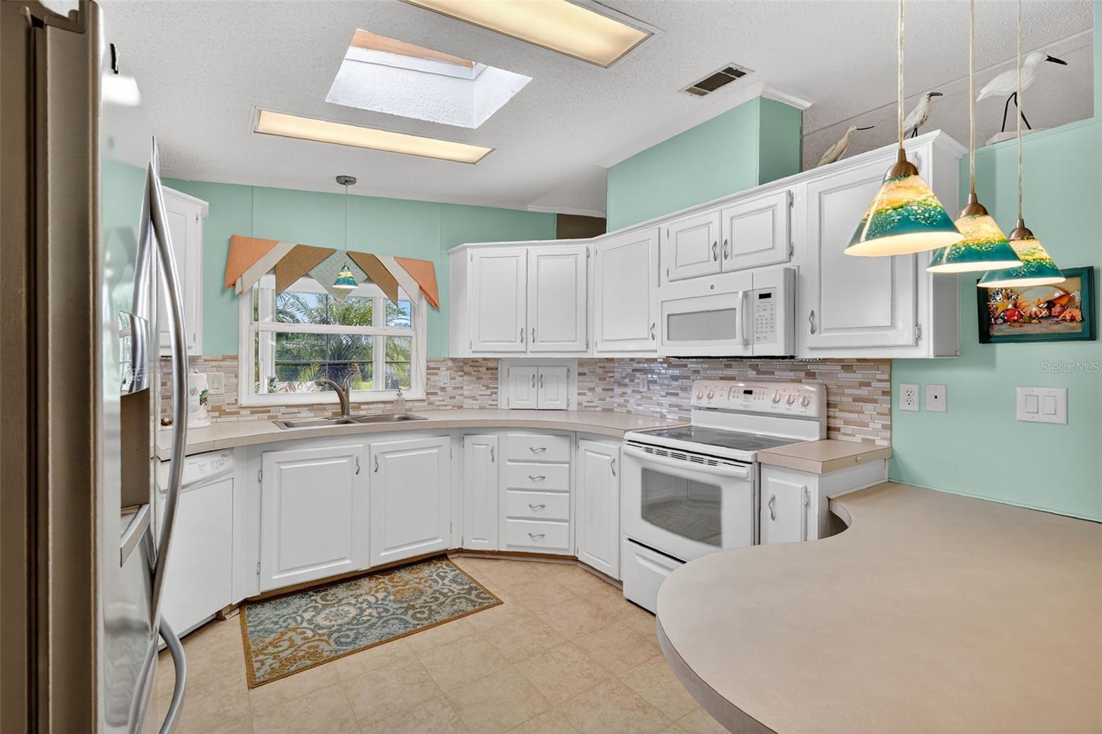 Image 10 of 37 For 3530 Manatee Road