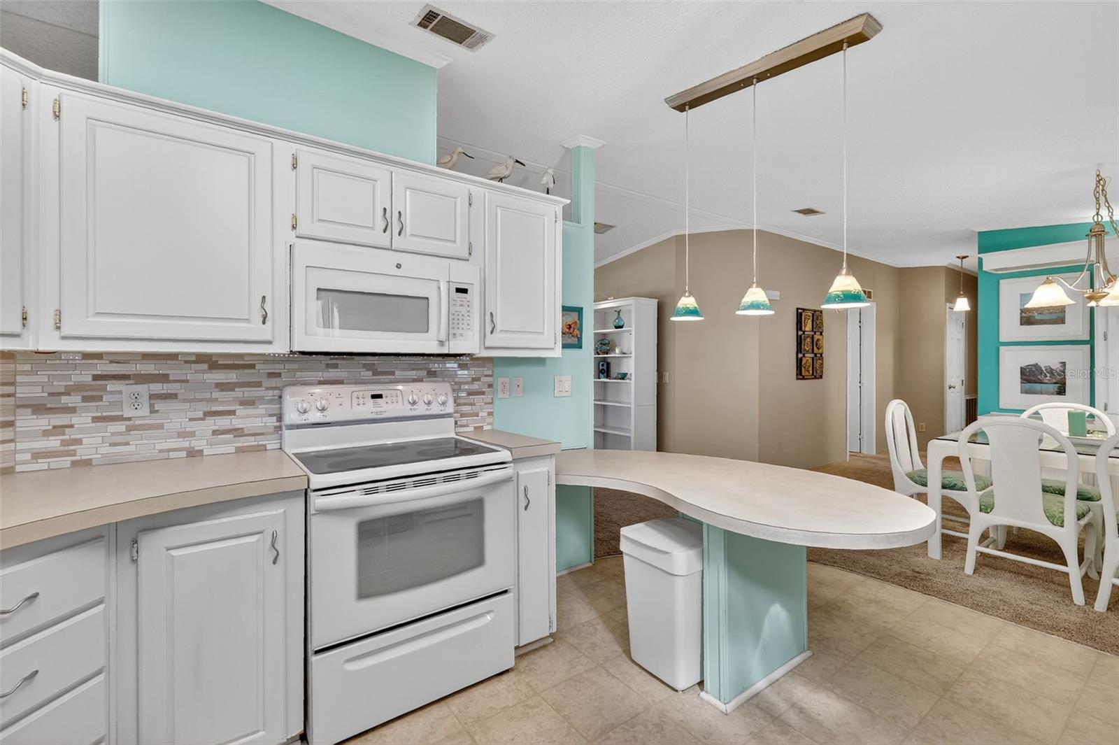 Image 11 of 37 For 3530 Manatee Road