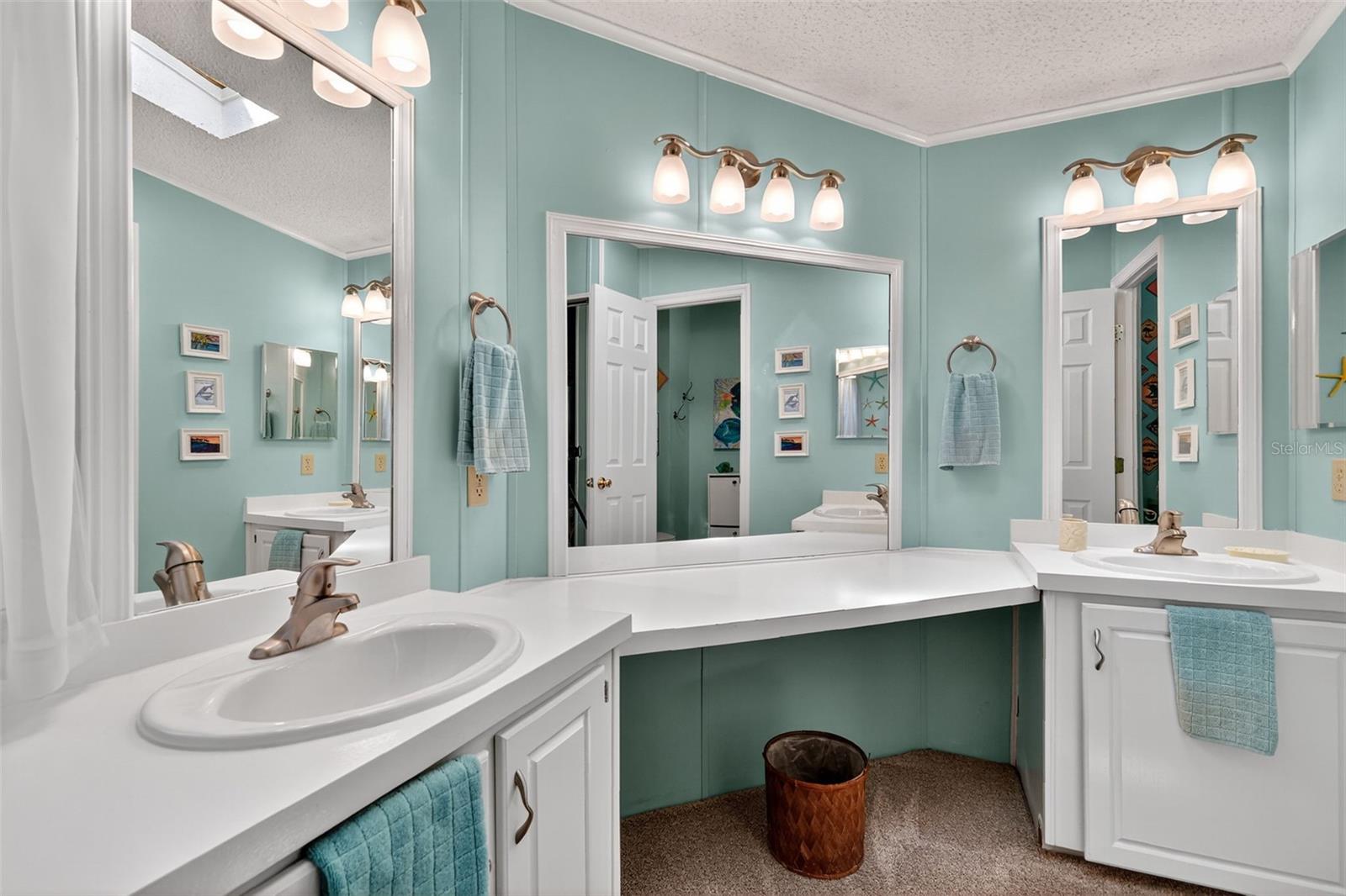 Image 16 of 37 For 3530 Manatee Road