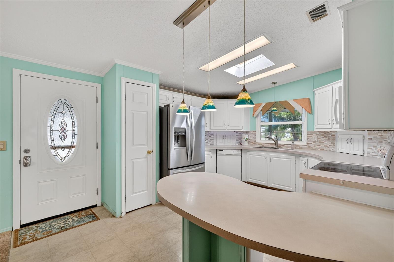 Image 4 of 37 For 3530 Manatee Road