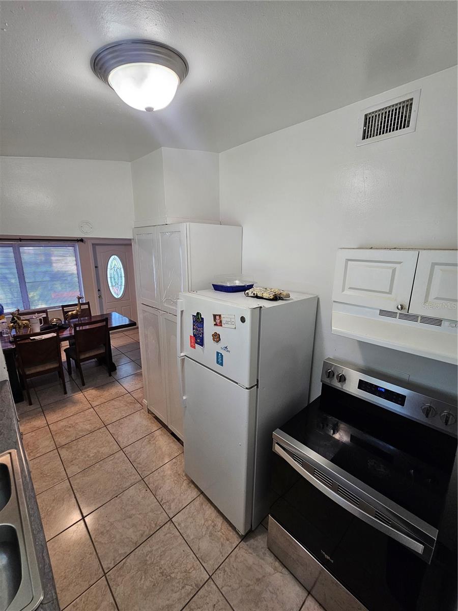 Image 10 of 19 For 1042 Hillcrest Drive