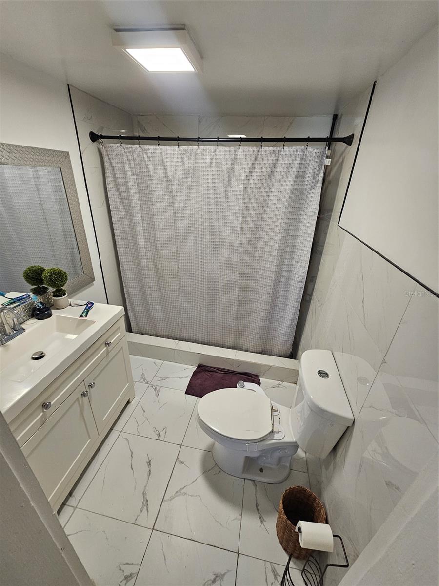 Image 14 of 19 For 1042 Hillcrest Drive
