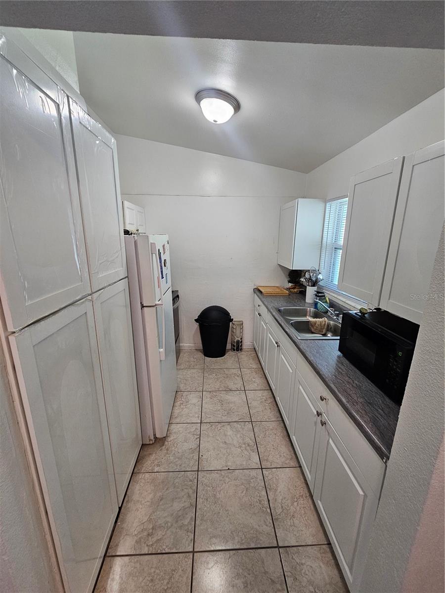 Image 9 of 19 For 1042 Hillcrest Drive