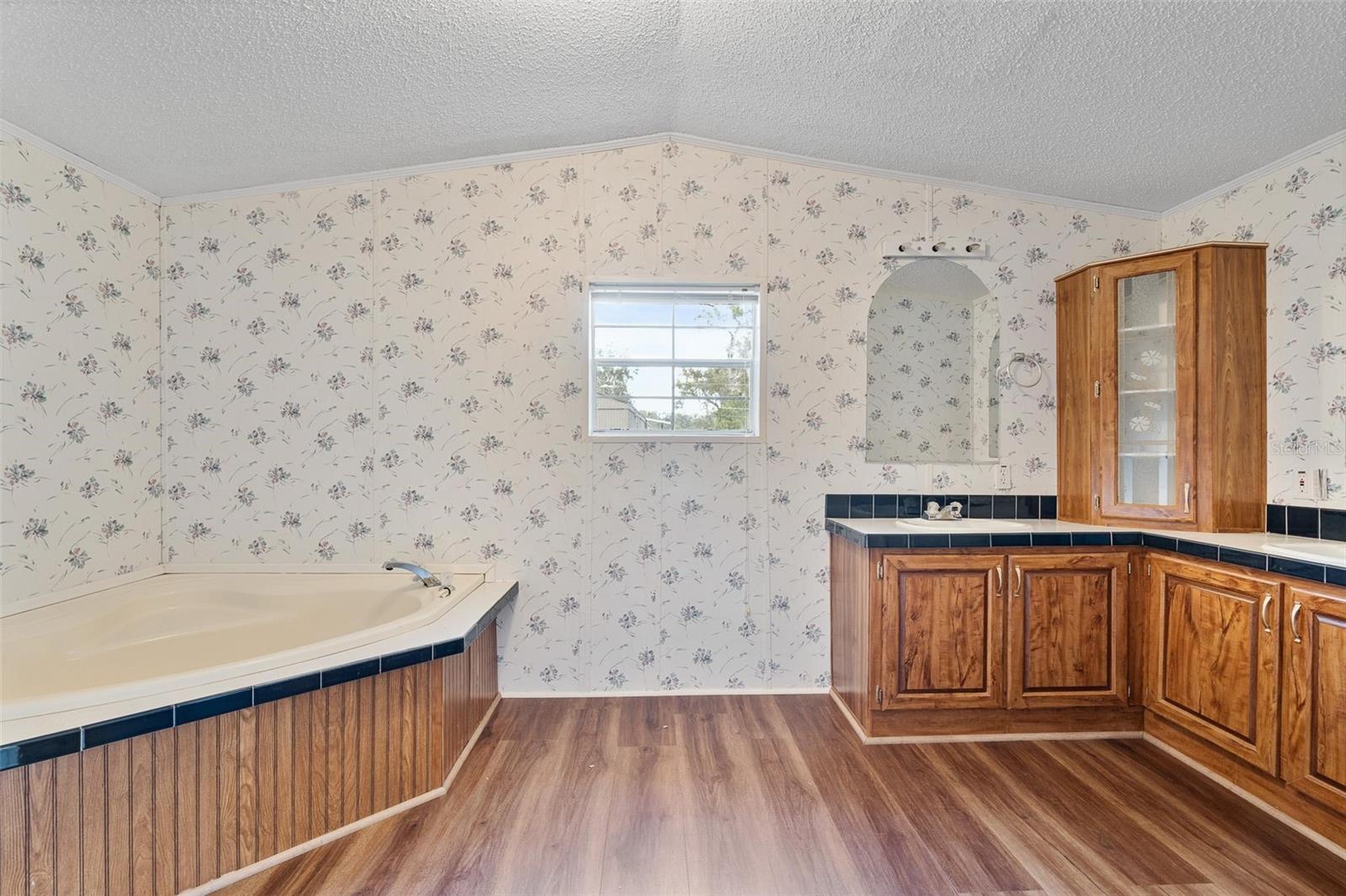 Image 18 of 34 For 4865 Se 145th Place