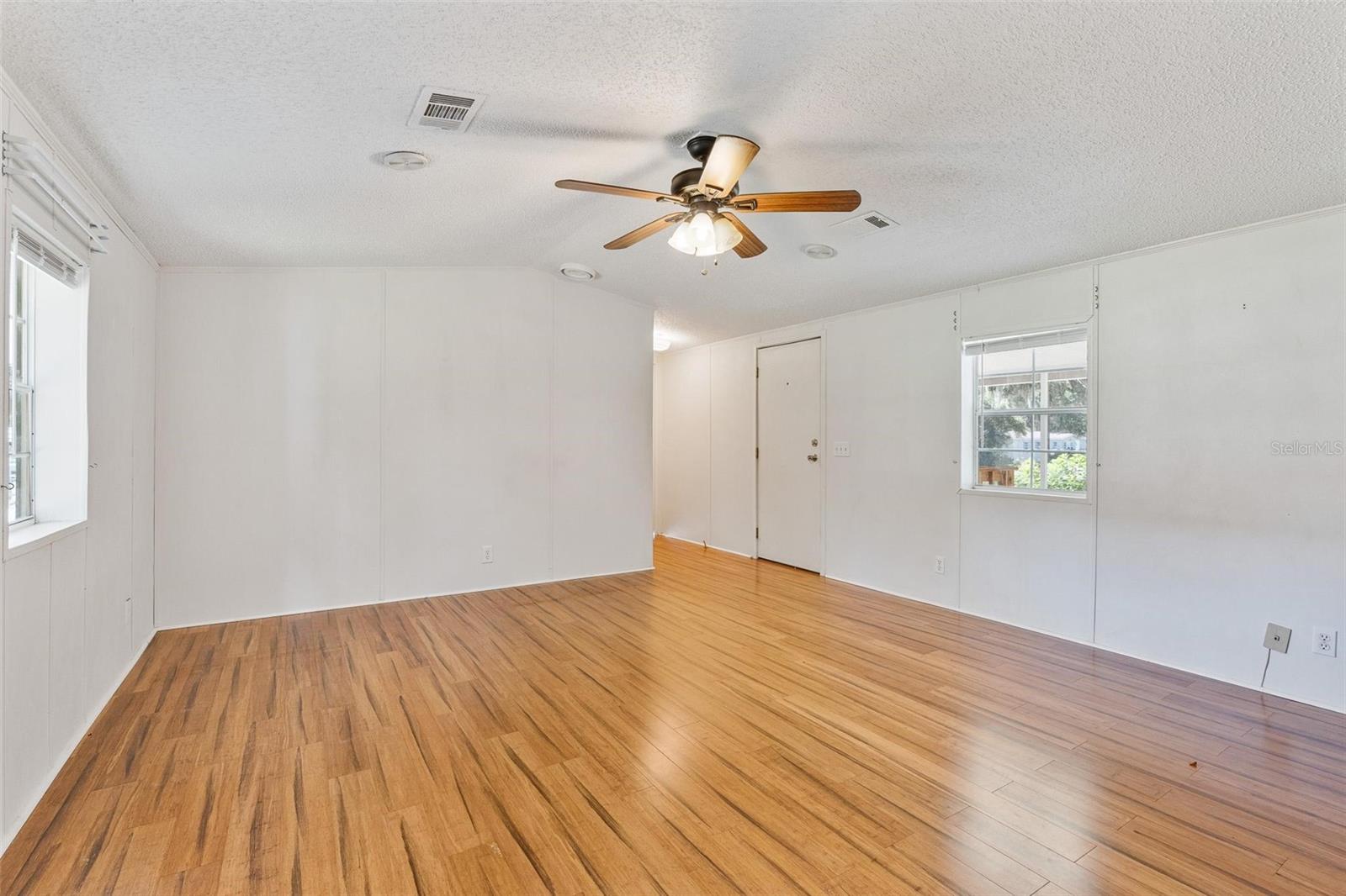 Image 9 of 34 For 4865 Se 145th Place