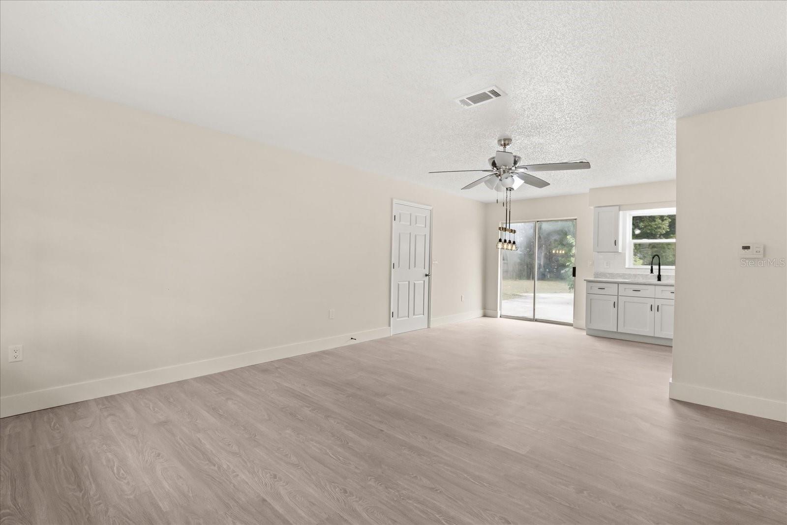 Image 3 of 20 For 5425 22nd Avenue