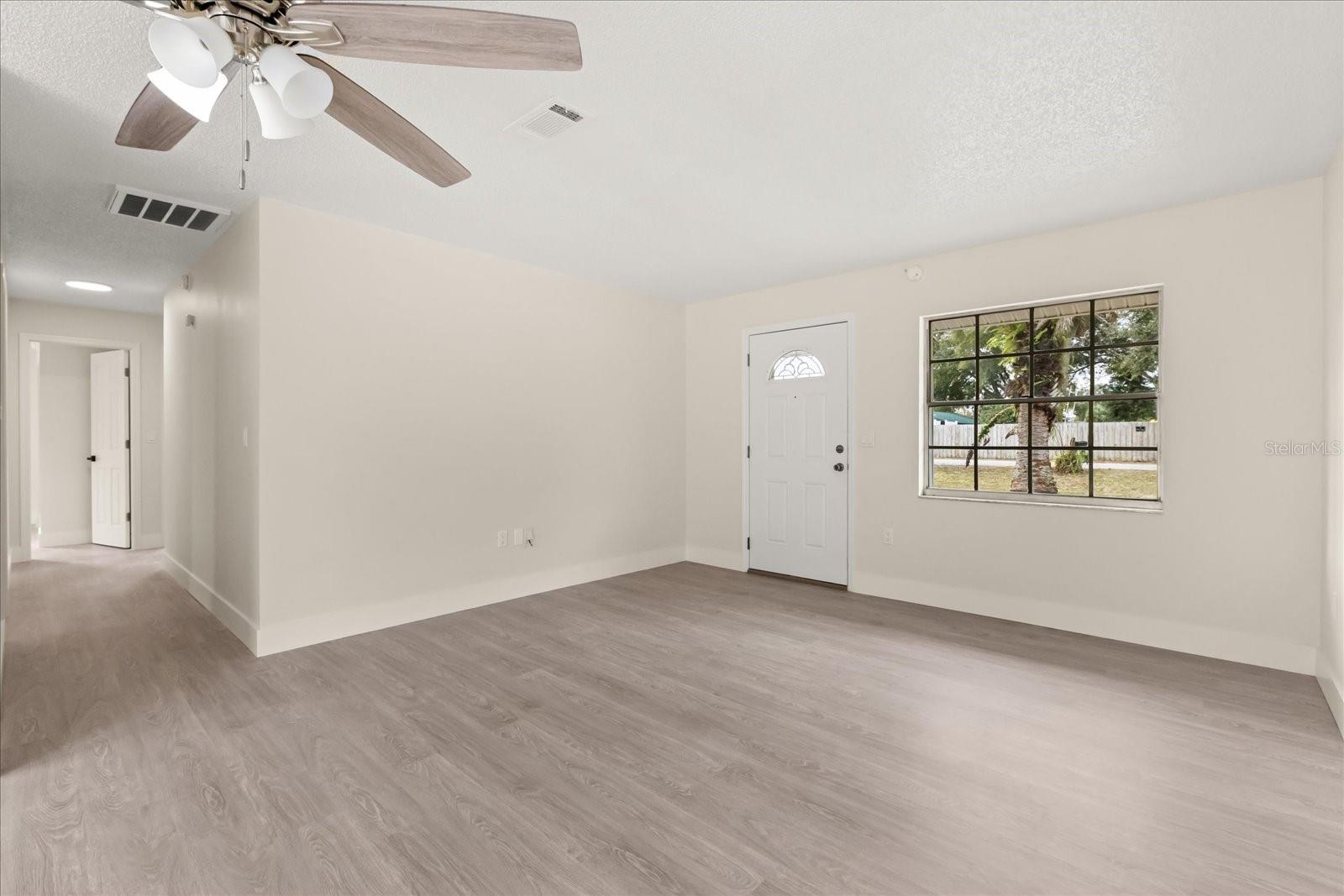 Image 4 of 20 For 5425 22nd Avenue