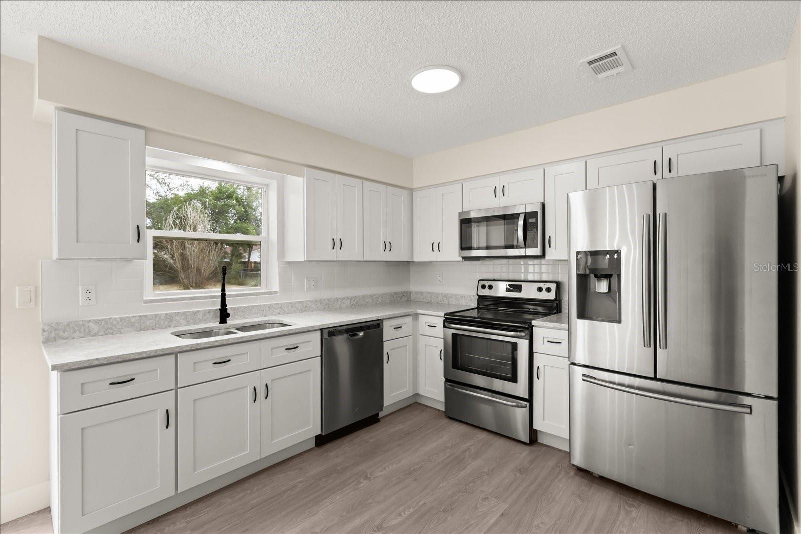 Image 8 of 20 For 5425 22nd Avenue