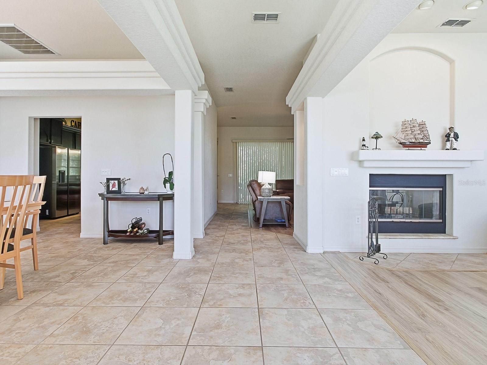 Image 16 of 70 For 564 Dowling Circle