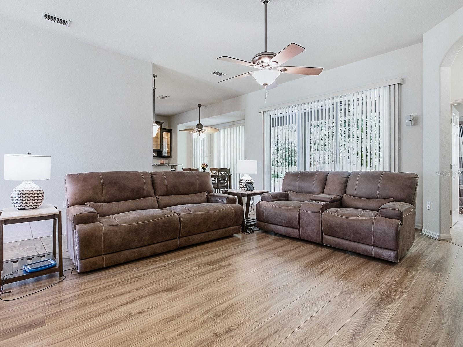 Image 17 of 70 For 564 Dowling Circle