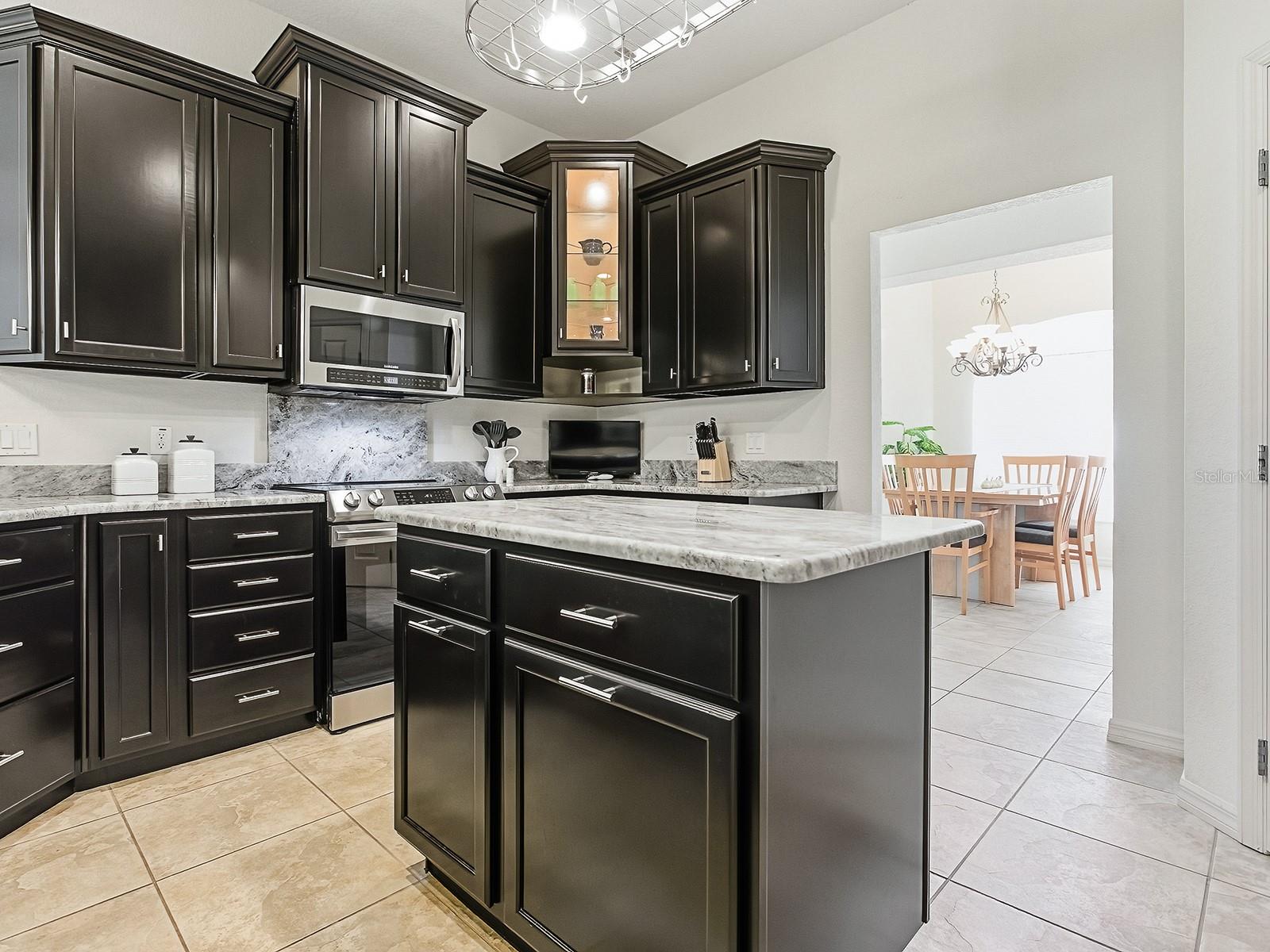 Image 26 of 70 For 564 Dowling Circle