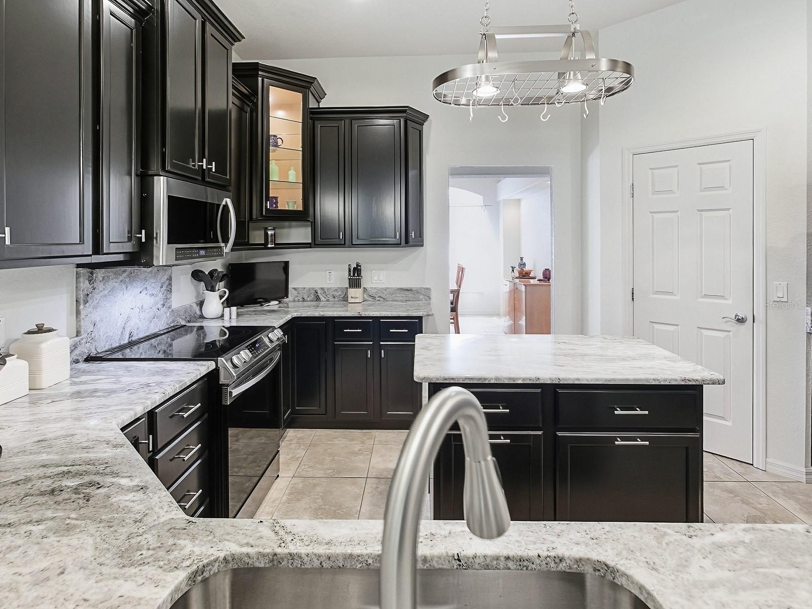 Image 27 of 70 For 564 Dowling Circle