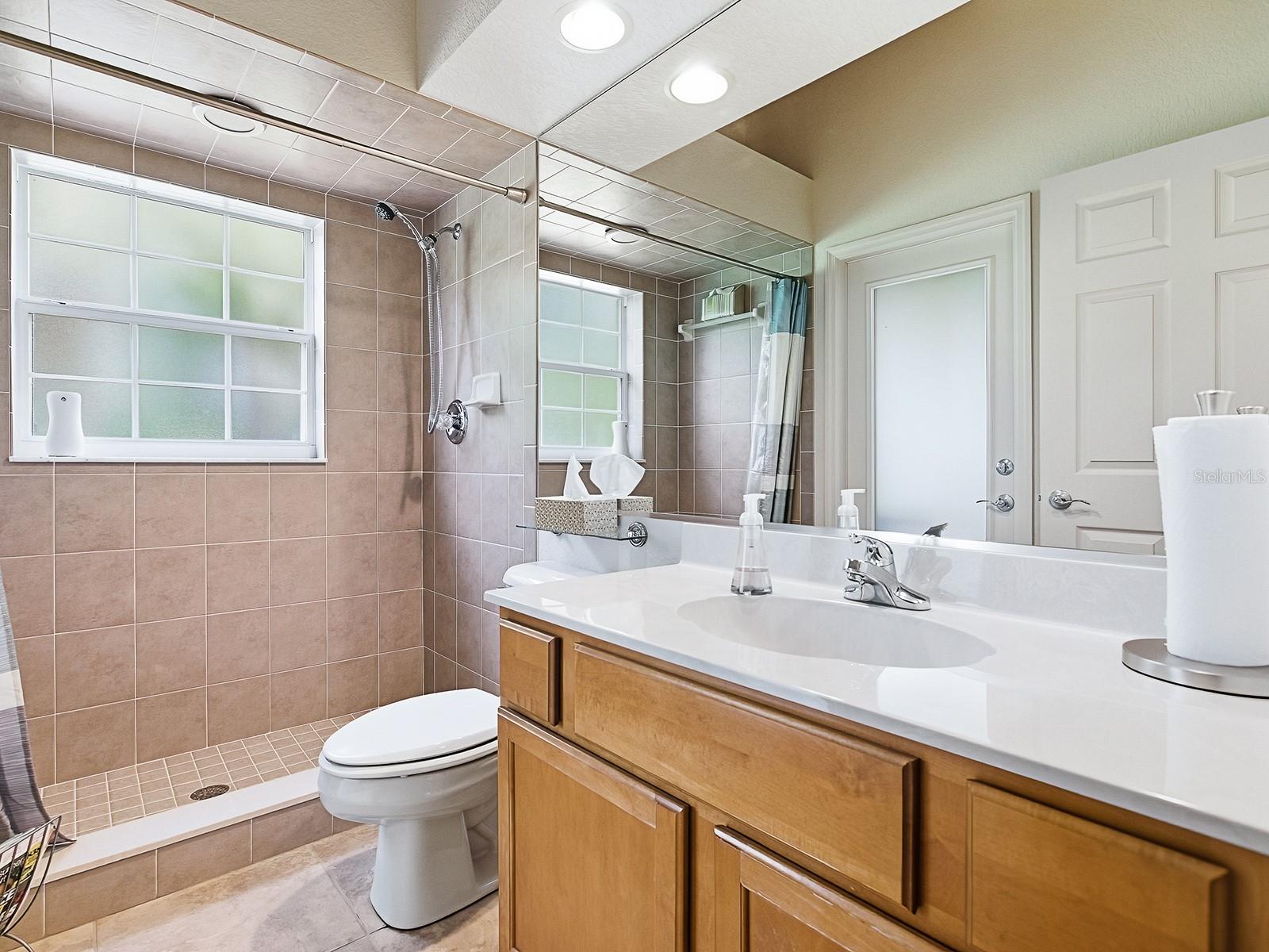Image 33 of 70 For 564 Dowling Circle