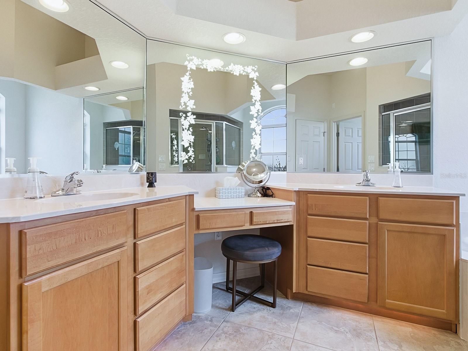 Image 39 of 70 For 564 Dowling Circle