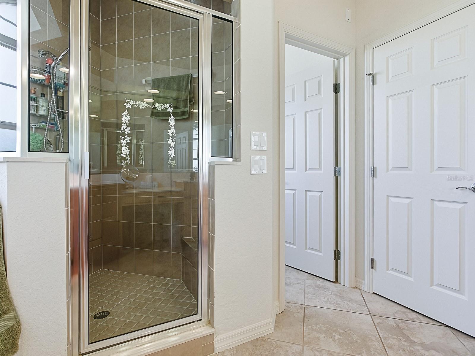 Image 40 of 70 For 564 Dowling Circle