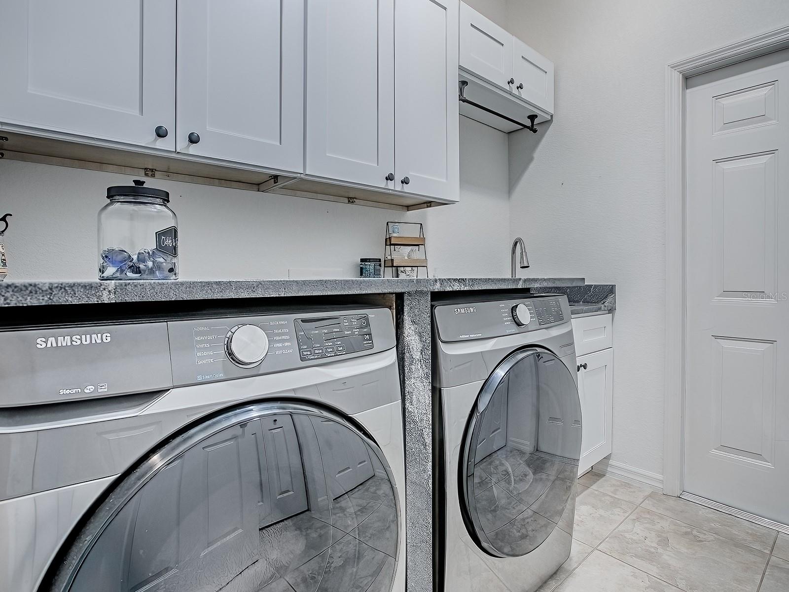 Image 42 of 70 For 564 Dowling Circle