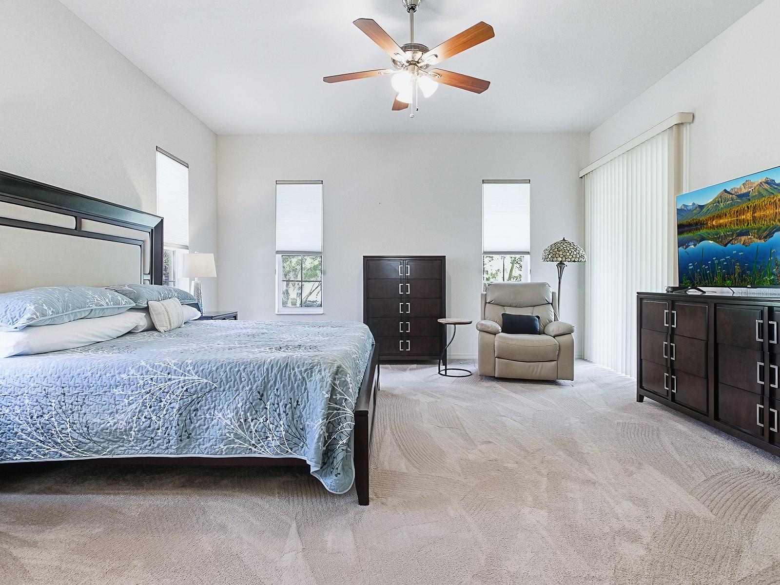 Image 6 of 70 For 564 Dowling Circle