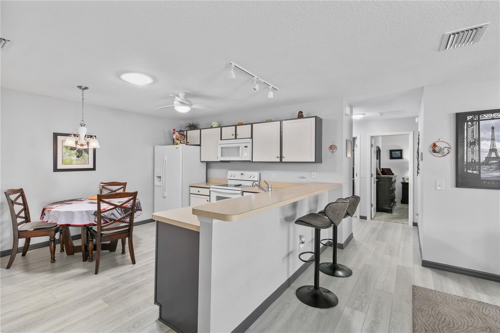 Image 10 of 42 For 3374 Castlegate Court