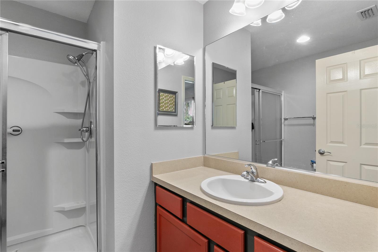 Image 17 of 42 For 3374 Castlegate Court
