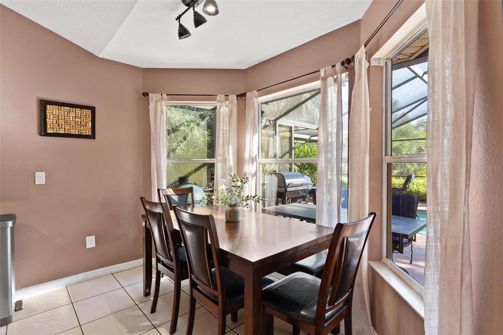 Image 11 of 36 For 1041 Vassar Drive
