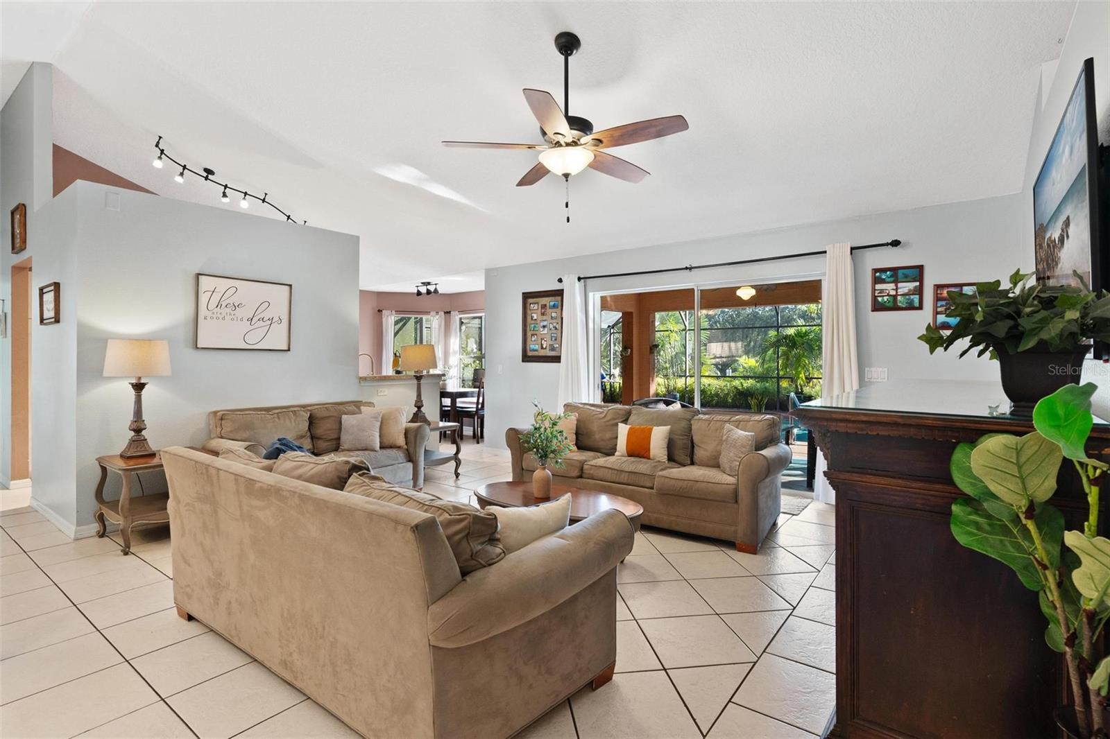 Image 4 of 36 For 1041 Vassar Drive