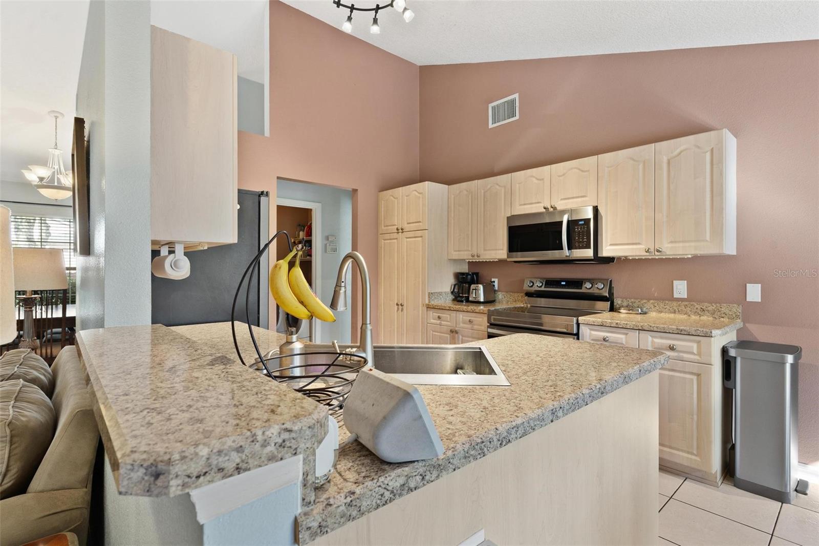 Image 7 of 36 For 1041 Vassar Drive