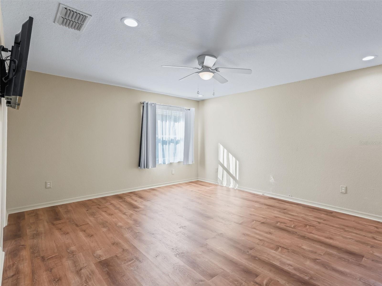 Image 36 of 74 For 11396 178th Place