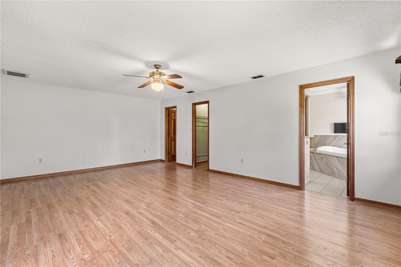 Image 23 of 50 For 4133 Bair Avenue