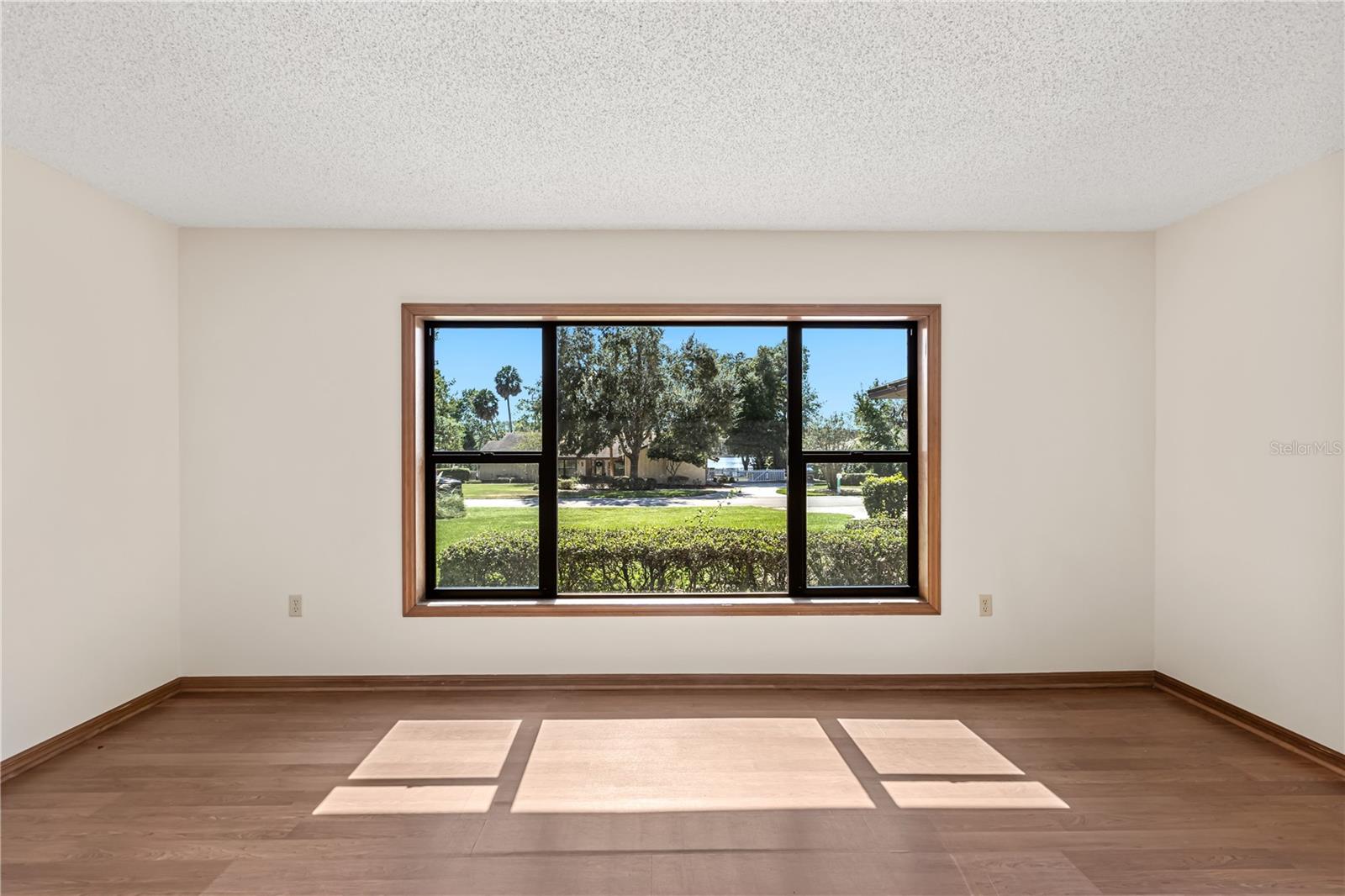 Image 6 of 50 For 4133 Bair Avenue