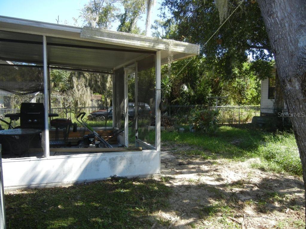 Image 13 of 16 For 11744 Fairmont Avenue