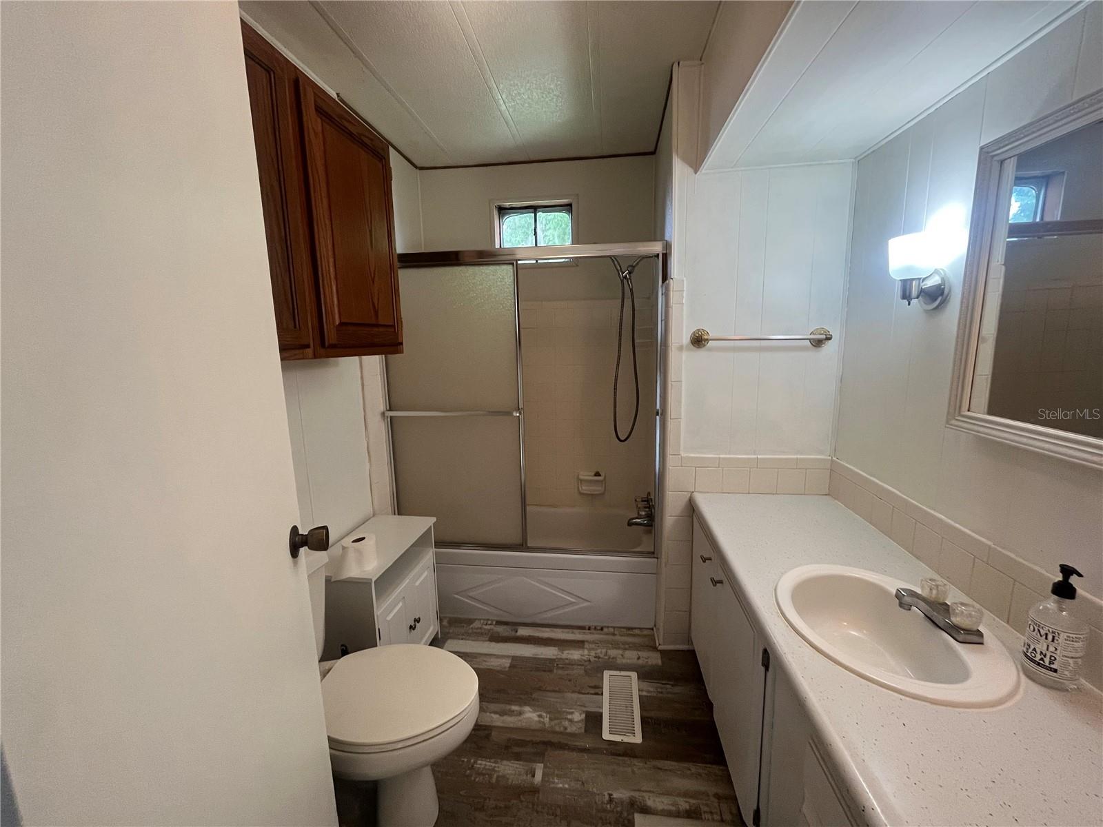 Image 4 of 47 For 118 Tropical Lane